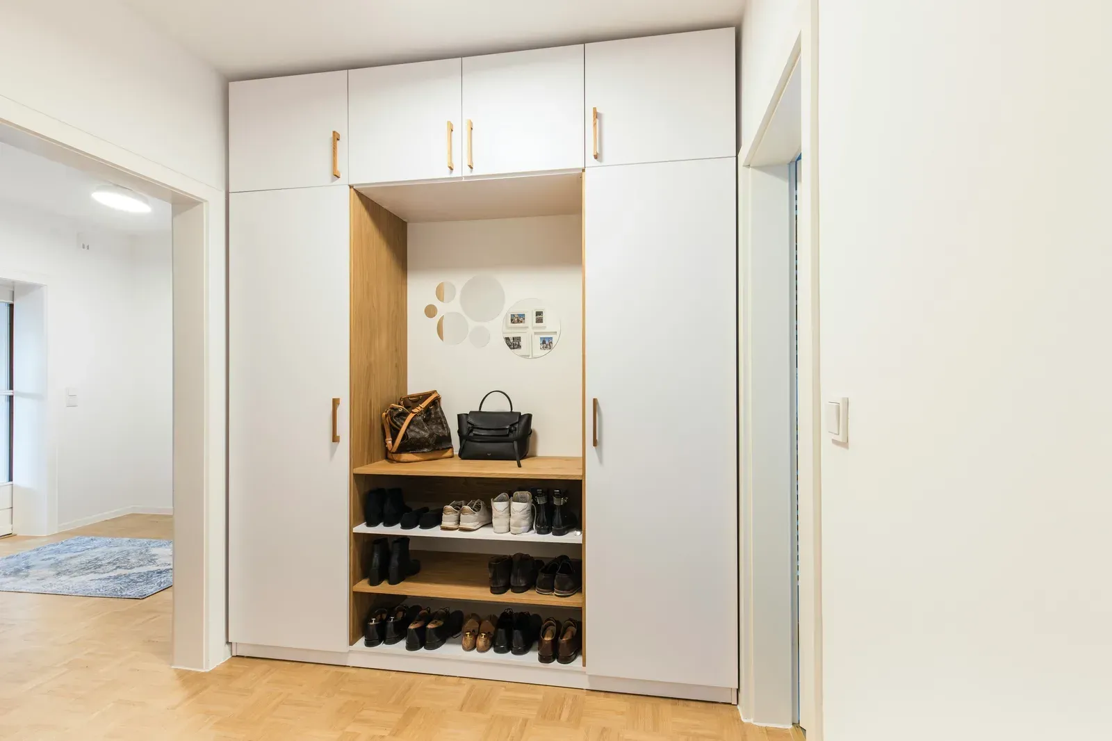 Custom closet shelving system